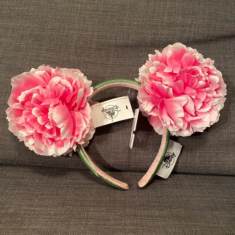 NWT Disney ears flower Minnie Mouse ears Epcot